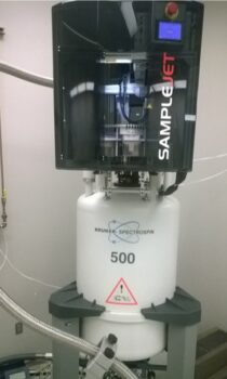 500 MHz NMR spectrometer with SampleJet
